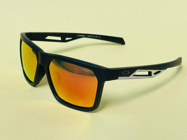 Oakley polarized sunglass 339